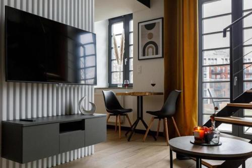 Chic Apartments - Cozy and Stylish - City Center - JP33