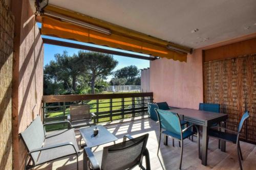 Studio avec piscine à 100 m de la plage