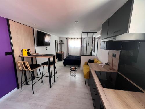 Nhà bếp/bếp nhỏ tại Le Sofa
