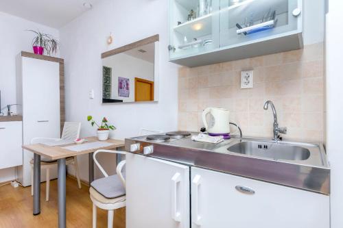 Apartments Makarska Beach