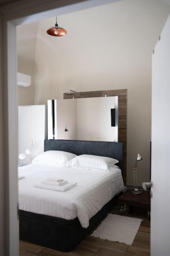 Elegant apartment few steps from Bari's heart by Pausa Stays photo 7