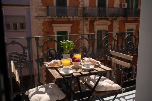 Elegant apartment few steps from Bari's heart by Pausa Stays photo 3