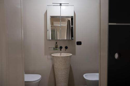 Elegant apartment few steps from Bari's heart by Pausa Stays photo 12