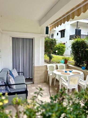 Niki Apartment 100 meters from beautiful Beach - Pefkochori