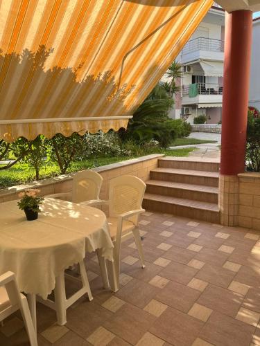 Niki Apartment 100 meters from beautiful Beach - Pefkochori