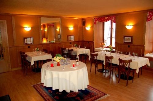 Restaurace v ubytování Hôtel de l'ours