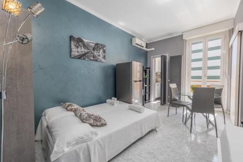 2 min to Tram and Bus - 5min to MXP Shuttle - Air Conditioning - Balcony