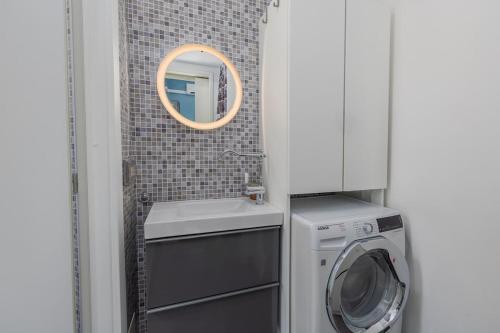 2 min to Tram and Bus - 5min to MXP Shuttle - Air Conditioning - Balcony