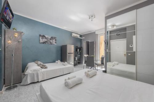 2 min to Tram and Bus - 5min to MXP Shuttle - Air Conditioning - Balcony