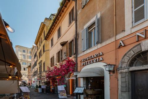 JOIVY Comfort Stays near the Colosseum