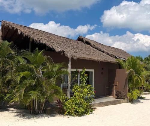The Secret Garden Koh Rong — Property building