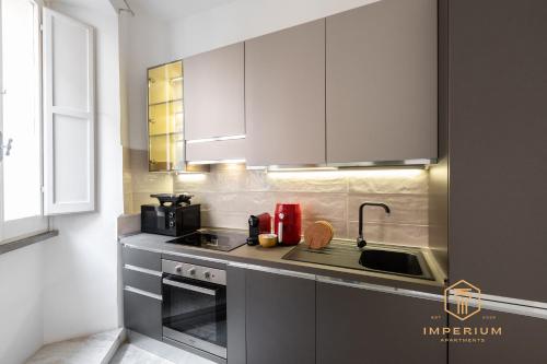 Castel Sant'Angelo Luxury Apt - Historic center, luxury design, 2-4 pax, A-C