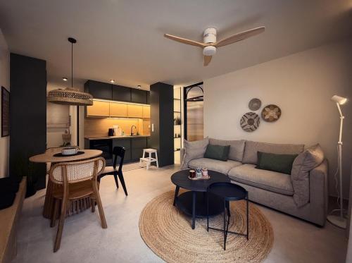 Central Luxury Sea View Apartment