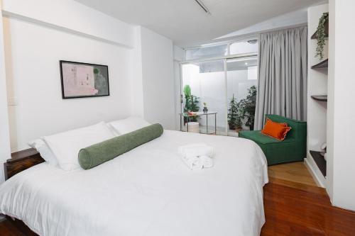 The apartment under Lycabettus