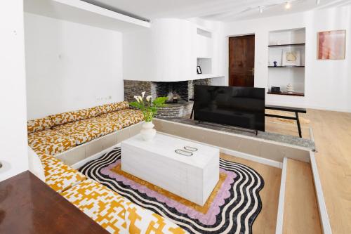 The apartment under Lycabettus