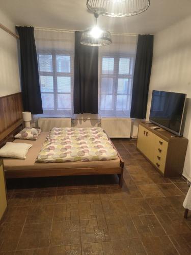 Affordable and practical apartment, by downtown CB