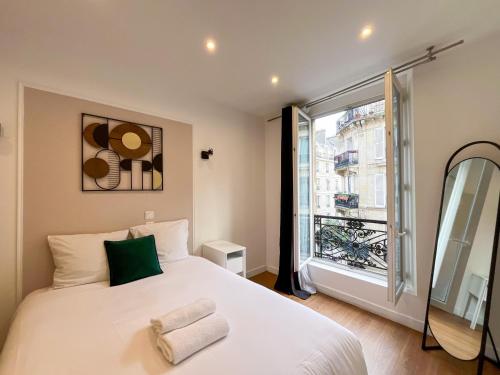 Urban Flat 18 - Charming 2BDR Parisian Home