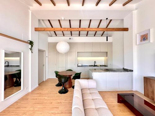 Penthouse with Terrace & Finca Roja Views
