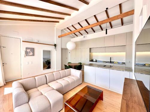Penthouse with Terrace & Finca Roja Views