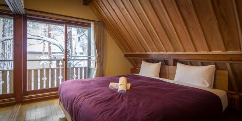 Larch Peak Chalet by Morino