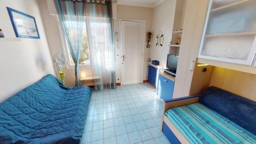 42OB - Beau studio avec immense terrasse et garage privé