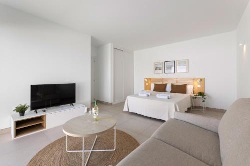 Villa Los Altos Alene 10B by Escape Home