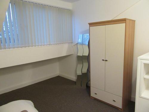 Gallery image of No 5 - LARGE 1 BED NEAR SEFTON PARK AND LARK LANE in Liverpool