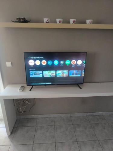 PEREA Luxury aprt with balcony and Free Save Parking with Remote Control