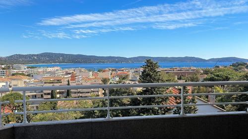 Azura - Appartement Climatisé 2 Chambres Terrasse Vue Mer avec Parking Privé Gratuit