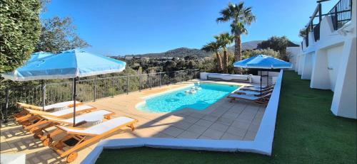 La Bohem'Azur Villa Golfe St Tropez 170m2 5 chambres Piscine Spa Magnifique Vue Dégagée Déco Bohème Chic