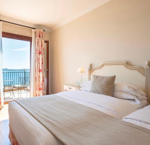 Hotel Cala Fornells — Bedroom