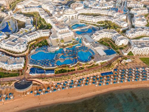 Pickalbatros Palace Sharm "Aqua Park"- All inclusive — Pool view