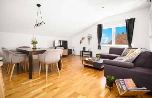 Family Petrov Apartments
