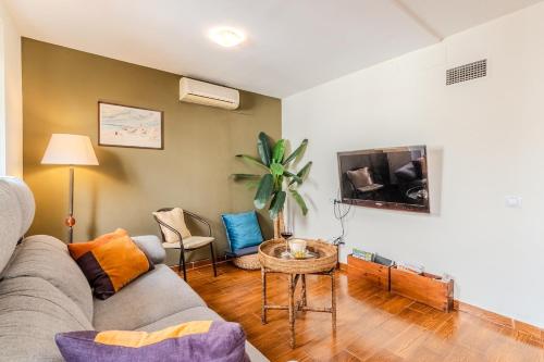 Cómodo y familiar · Cocina completa + Wifi (Nido)
