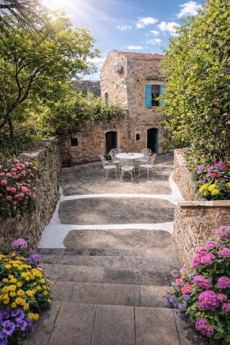 Stone house Gavaloxori village near Chania