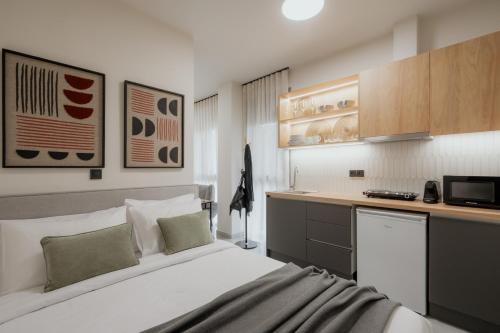 LIV - Comfortable Athens Studios