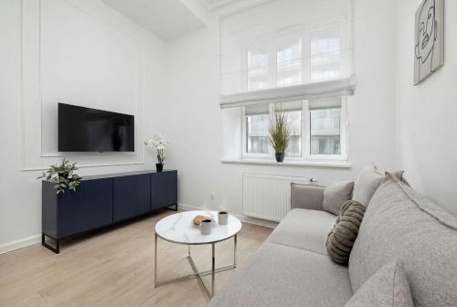 Calm & Functional Apartments in Lublin with SmartTV and Place for Remote Work by Noclegi Renters