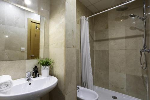 -MalagaSunApts-Estudio Mezquitilla center 2nd floor