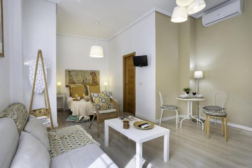 -MalagaSunApts-Estudio Mezquitilla center 2nd floor