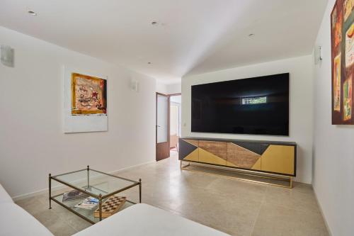 House with swimming pool in Aix