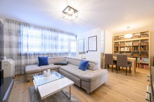 Mid-term 2 bedroom Apartment in Pasettistrasse