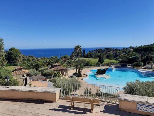 2 pièces climatisé terrasse et jardin Bella Holiday Cap Esterel Saint Raphael