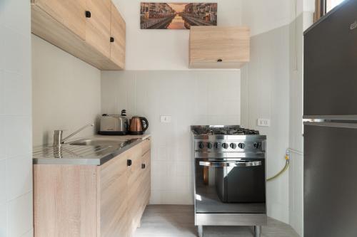 GuestHost - Comfy Balcony Apartment Milano Navigli