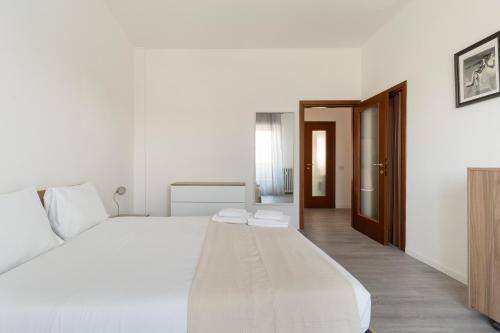 GuestHost - Comfy Balcony Apartment Milano Navigli