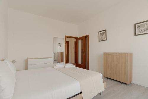 GuestHost - Comfy Balcony Apartment Milano Navigli