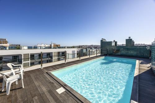 Ocean Horizon Luxury Apartment