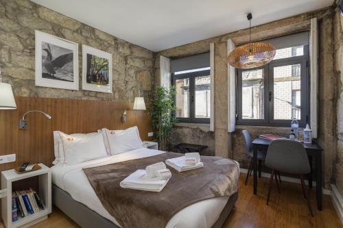 Oporto Gardens - Historic House, by Hopstays