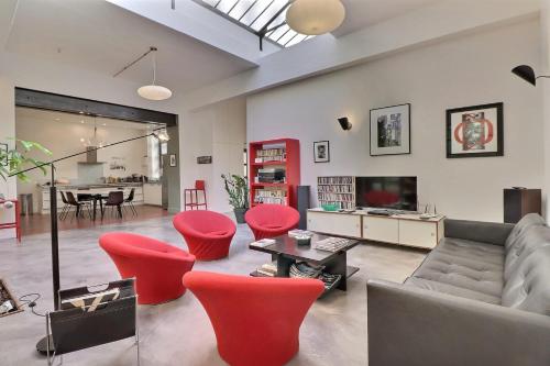 The Loft A bright studio with a distinctive design
