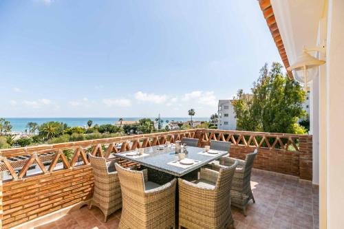 108-Villa, 2 Minutes Walk to the beach, Heated pool