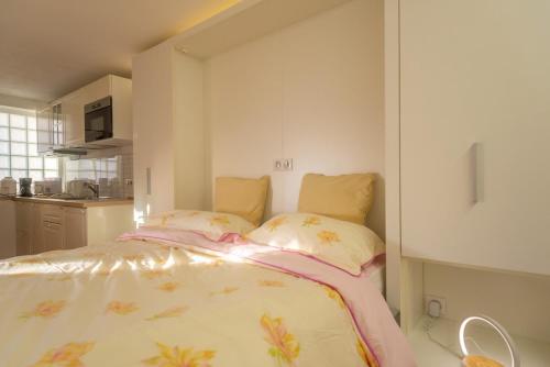 15TH - Joli studio accès indépendant dans maison